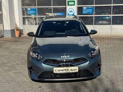 Neu Kia Ceed Sportswagon 140 PS (102 kW) 2025 Grau yuka Kombi