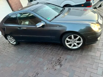 Gebraucht Mercedes C180 143 PS (105 kW) 2005 Braun Limousine