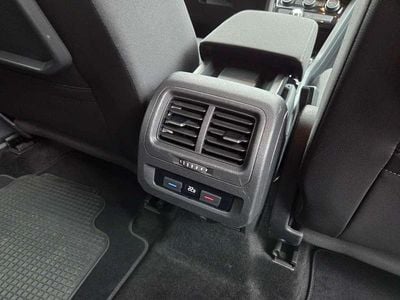 Weiß Gebraucht 2020 VW Touran Comfortline Van / Kleinbus | 22.680 € (Superpreis)