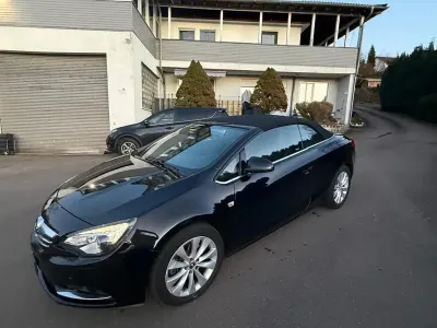 Usado Opel Cascada Active 140 HP (102 kW) 2016 Preto Cabrios