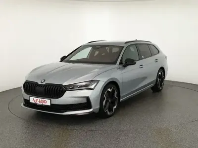 Neu Skoda Superb SportLine 204 PS (150 kW) 2025 Grau Kombi