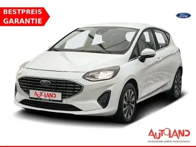 Używany Ford Fiesta Titanium 75 KM (55 kW) 2023 Biały Hatchback