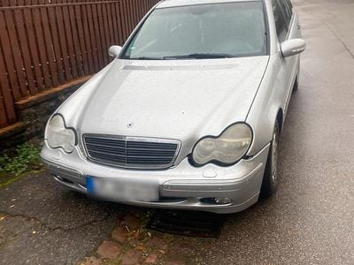 Gebraucht Mercedes C180 150 PS (110 kW) 2024 Silber Kombi