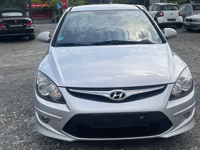 Gebraucht Hyundai i30 Edition+ 109 PS (80 kW) 2011 Kombi