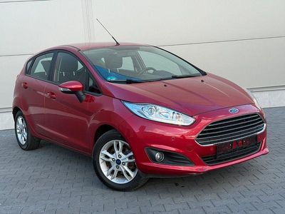 Red candy/candy red Gebraucht 2015 Ford Fiesta Titanium Kleinwagen | 5.890 € (Fairer Preis)