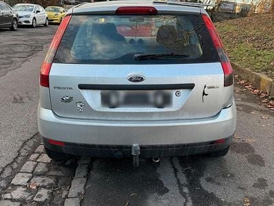 Gebraucht Ford Fiesta 68 PS (50 kW) 2004 Silber Kleinwagen