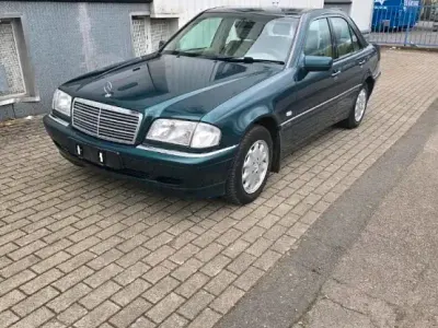 Gebraucht Mercedes C240 Elegance 170 PS (125 kW) 1998 Grün Limousine