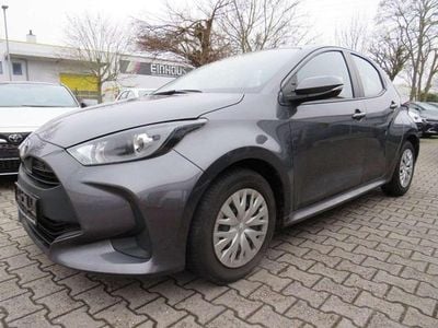 Usata Toyota Yaris Comfort 72 CV (52 kW) 2022 Grigio Utilitaria