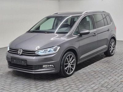 Gebraucht VW Touran Highline 150 PS (110 kW) 2015 Peppergraumet. Van / Kleinbus