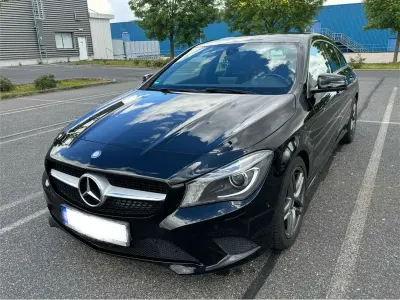 Gebraucht Mercedes CLA200 Shooting Brake Urban 156 PS (114 kW) 2015 Schwarz Kombi