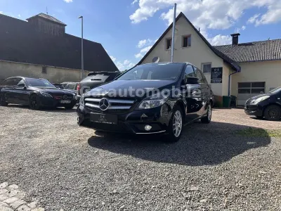 Gebraucht Mercedes B180 109 PS (80 kW) 2013 Nachtschwarz Van / Kleinbus