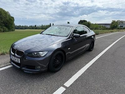 Usata BMW 330 Sport Line 272 CV (200 kW) 2009 Grigio Coupé
