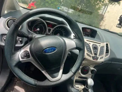 Gebraucht Ford Fiesta 94 PS (69 kW) 2009 Grau Limousine