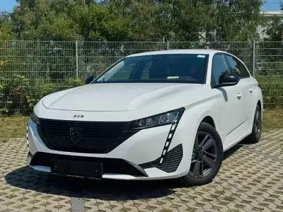 Gebraucht Peugeot 308 SW Active 131 PS (96 kW) 2022 Weiß Kombi