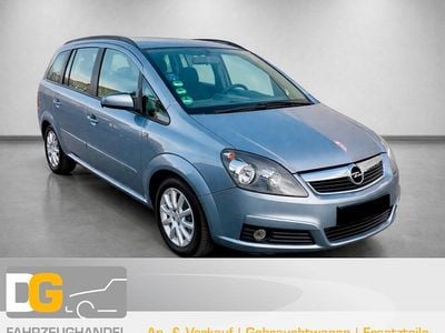 Grau Gebraucht 2005 Opel Zafira Van / Kleinbus | 1.999 € (Fairer Preis)