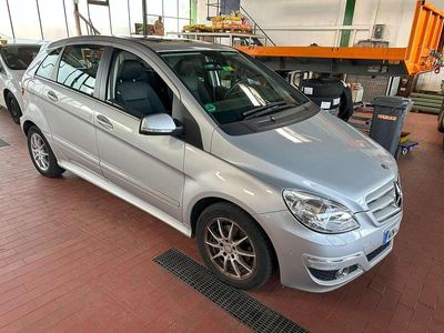 Mercedes B200