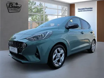 Gebraucht Hyundai i10 67 PS (49 kW) 2023 Grün Kleinwagen