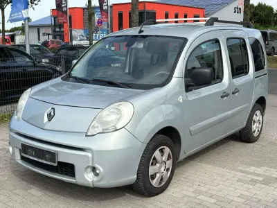 Gebraucht Renault Kangoo Luxe 109 PS (80 kW) 2011 Space grau Van / Kleinbus