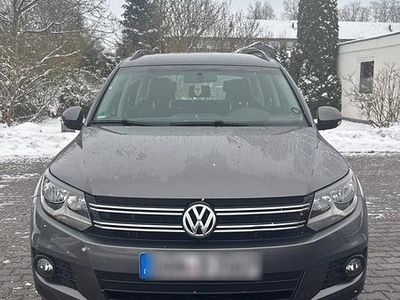 Gebraucht VW Tiguan Trendline 122 PS (89 kW) 2012 Grau SUV