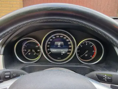 Usado Mercedes E200 136 CV (100 kW) 2014 Beige Familiar
