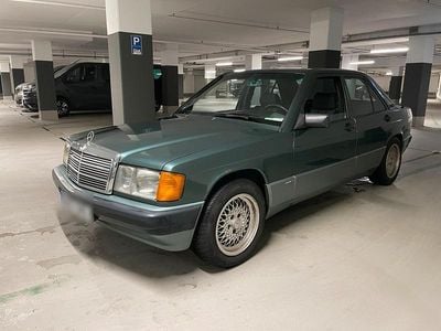 Usata Mercedes 190 109 CV (80 kW) 1991 Verde Berlina