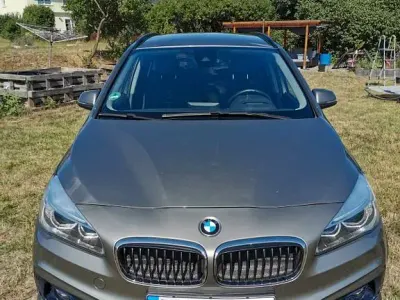 Gebraucht BMW 220 Gran Tourer Sport Line 192 PS (141 kW) 2016 Silber Van / Kleinbus