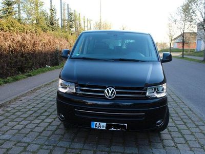 Second-hand VW T5 Highline 179 CP (131 kW) 2013 Negru Van