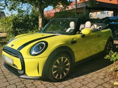 Gebraucht Mini Cooper Cabriolet 136 PS (100 kW) 2023 Gelb Cabrio