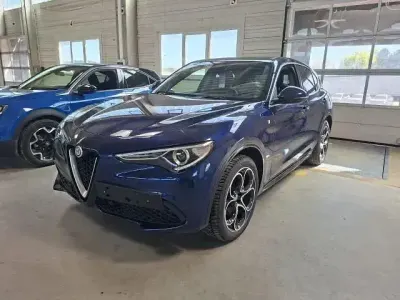 Gebraucht Alfa Romeo Stelvio Lusso 280 PS (205 kW) 2021 Colore esterno (blu montec SUV