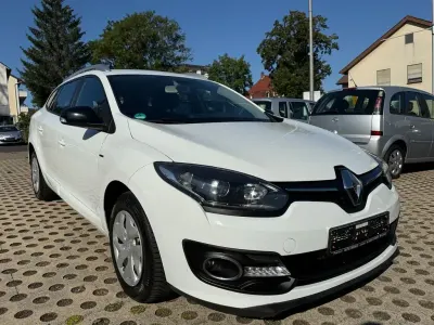 Gebraucht Renault Mégane III LIMITED 110 PS (80 kW) 2016 Weiß Limousine