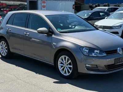 Używany VW Golf VII LOUNGE 110 KM (80 kW) 2015 Szary Sedan/Limuzyna