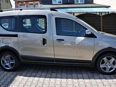Gebraucht Dacia Dokker Stepway 102 PS (75 kW) 2019 Beige Van / Kleinbus