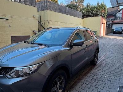 Gebraucht Nissan Qashqai 130 PS (95 kW) 2016 Grau SUV