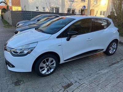 Usata Renault Clio IV LIMITED 73 CV (53 kW) 2015 Bianco Utilitaria