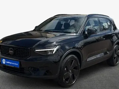 Gebraucht Volvo XC40 Plus 163 PS (119 kW) 2025 Onyx schwarzmetallic SUV