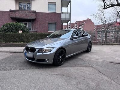 Gebraucht BMW 318 143 PS (105 kW) 2010 Grau Limousine