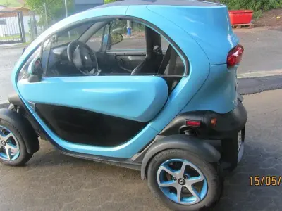 Gebraucht Renault Twizy Intens 11 kW (16 PS) 2017 Blau Kleinwagen