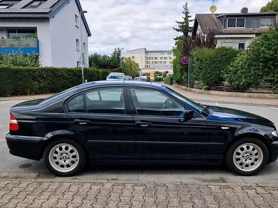 Schwarz Gebraucht 2005 BMW 320 Limousine | 3.700 €