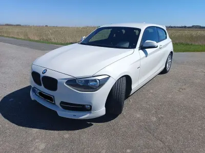 Gebraucht BMW 118 Sport Line 170 PS (125 kW) 2014 Weiß Kleinwagen