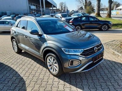 Nouă VW T-Roc Life 150 CP (110 kW) 2025 Gri SUV