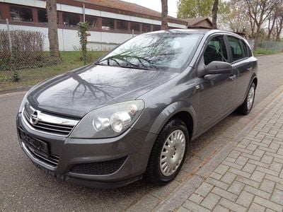 Usata Opel Astra Basis 116 CV (85 kW) 2009 Grigio Berlina