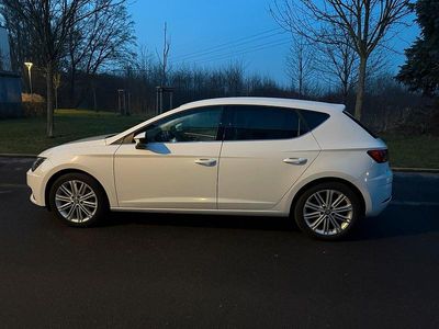 Weiß Gebraucht 2019 Seat Leon XCELLENCE Limousine | 14.900 € (Fairer Preis)