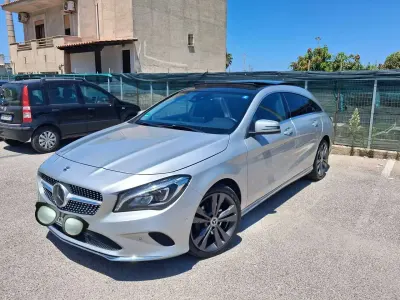 Gebraucht Mercedes CLA200 Shooting Brake 156 PS (114 kW) 2017 Grau Kombi