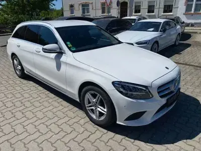 Gebraucht Mercedes C220 194 PS (142 kW) 2020 Weiß Kombi