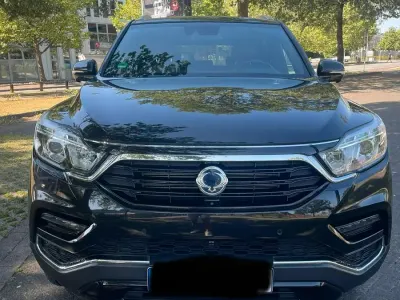 Gebraucht SsangYong Rexton 181 PS (133 kW) 2017 Schwarz SUV