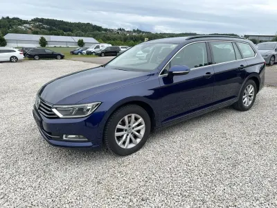 Gebraucht VW Passat Comfortline 150 PS (110 kW) 2018 Blau Kombi