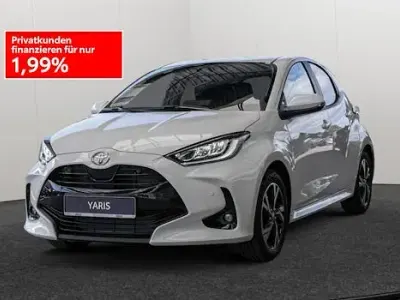Neu Toyota Yaris Hybrid 116 PS (85 kW) 2025 Weiß Limousine
