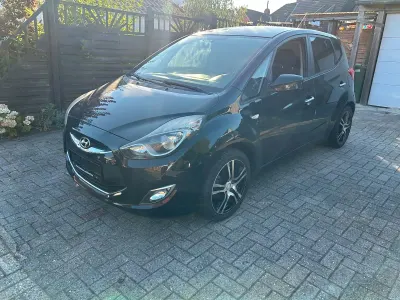 Gebraucht Hyundai ix20 Classic 90 PS (66 kW) 2013 Schwarz Kleinwagen
