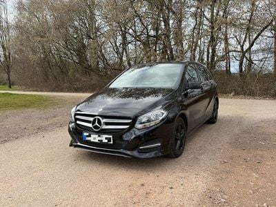 Gebraucht Mercedes B180 Urban 122 PS (89 kW) 2016 Schwarz Van / Kleinbus