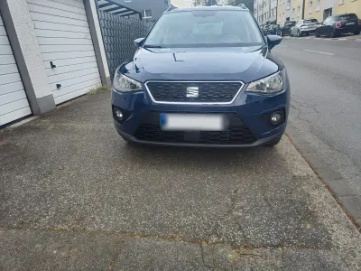Używany Seat Arona Style 116 KM (85 kW) 2018 Niebieski SUV